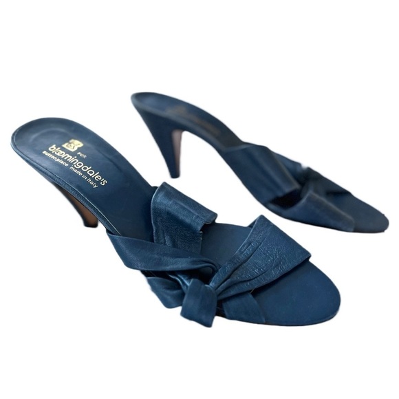 🚫Sold🚫VINTAGE 1980s Italian Navy Blue Leather Cross strap Heels Size 8 - Picture 2 of 6